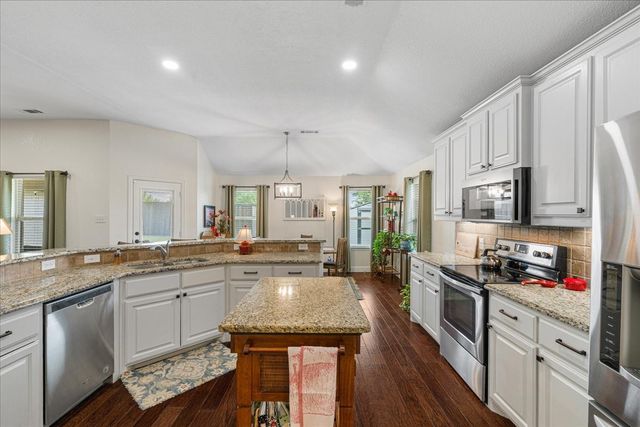 909 Winged Foot, Corsicana, TX 75110