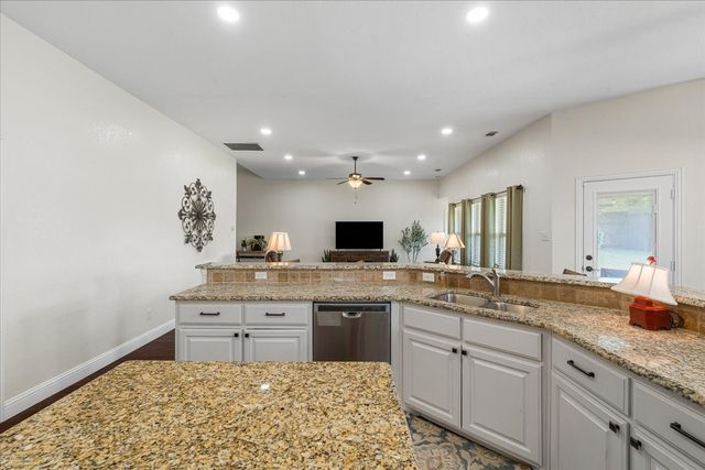 909 Winged Foot, Corsicana, TX 75110