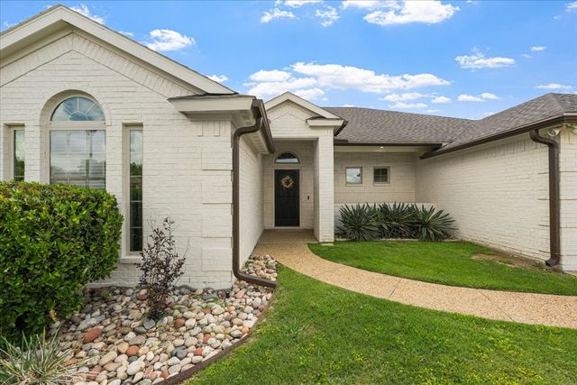 909 Winged Foot, Corsicana, TX 75110