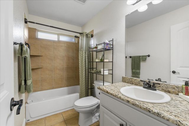 909 Winged Foot, Corsicana, TX 75110