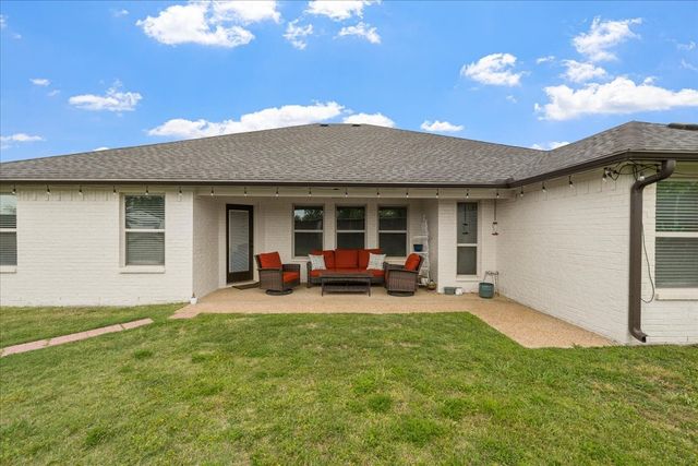 909 Winged Foot, Corsicana, TX 75110