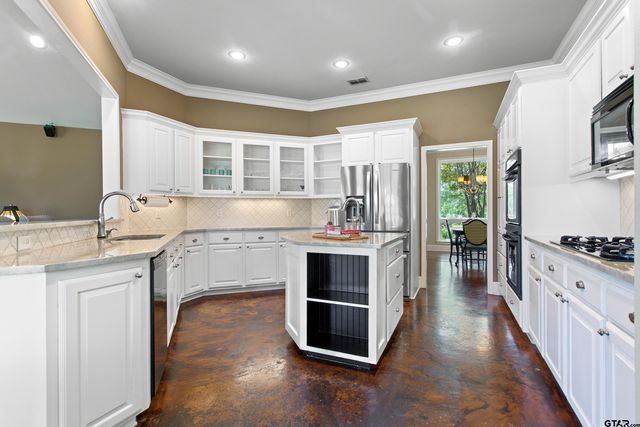 301 Hines Crossing, Bullard, TX 75757