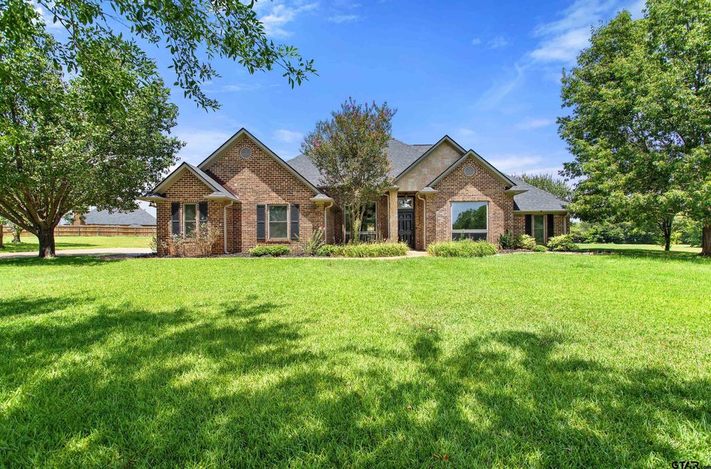 301 Hines Crossing, Bullard, TX 75757