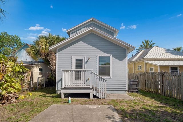 2322 W CHESTNUT STREET, Tampa, FL 33607