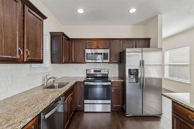 2322 W CHESTNUT STREET, Tampa, FL 33607