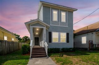 2322 W CHESTNUT STREET, Tampa, FL 33607