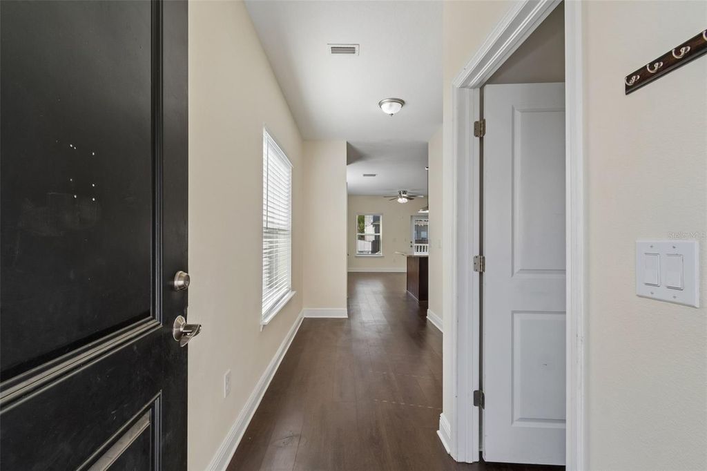 Image 4 of property listing at 2322 W CHESTNUT STREET, Tampa, FL 33607