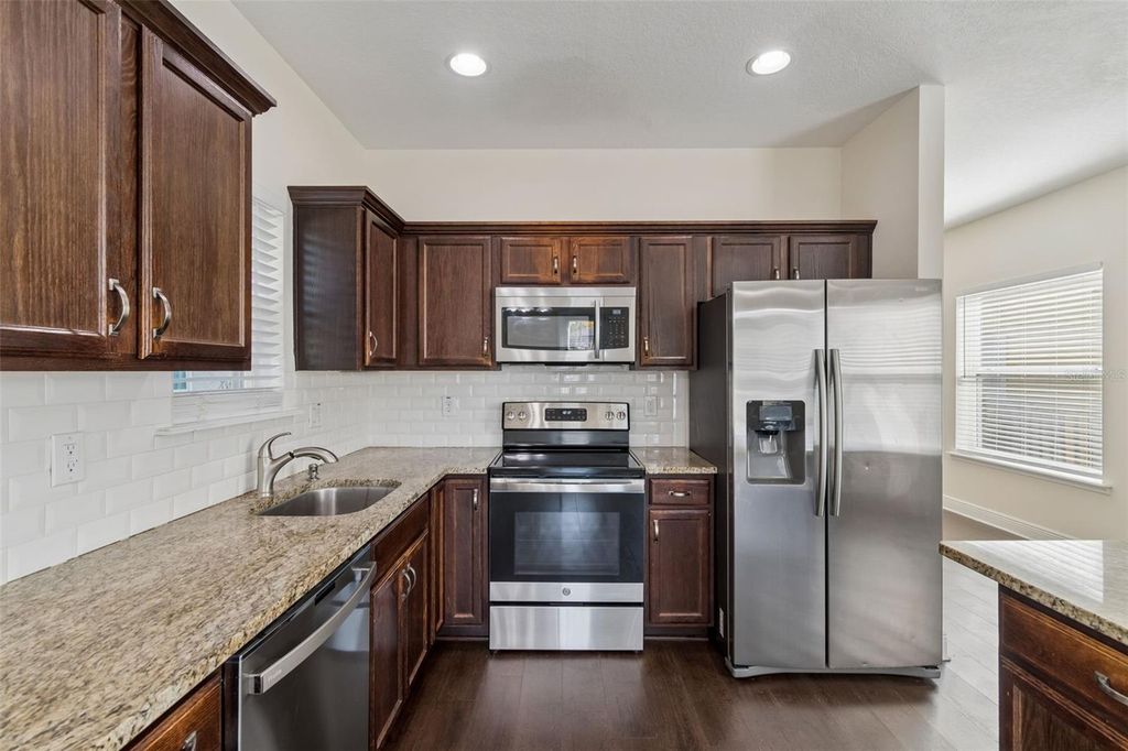 Image 8 of property listing at 2322 W CHESTNUT STREET, Tampa, FL 33607