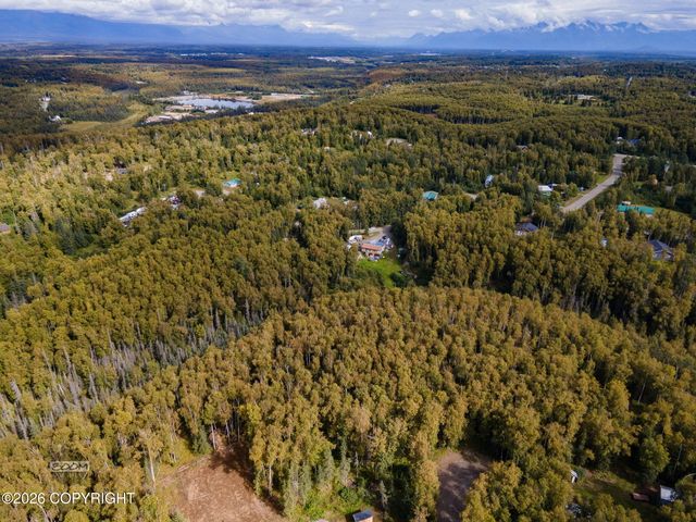 6905 W Highcrest Lane, Wasilla, AK 99654