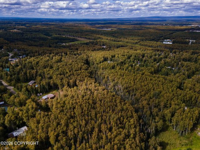 6905 W Highcrest Lane, Wasilla, AK 99654
