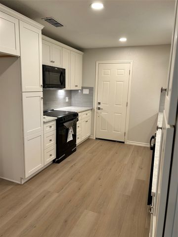 500 Curtis Road, Burleson, TX 76028