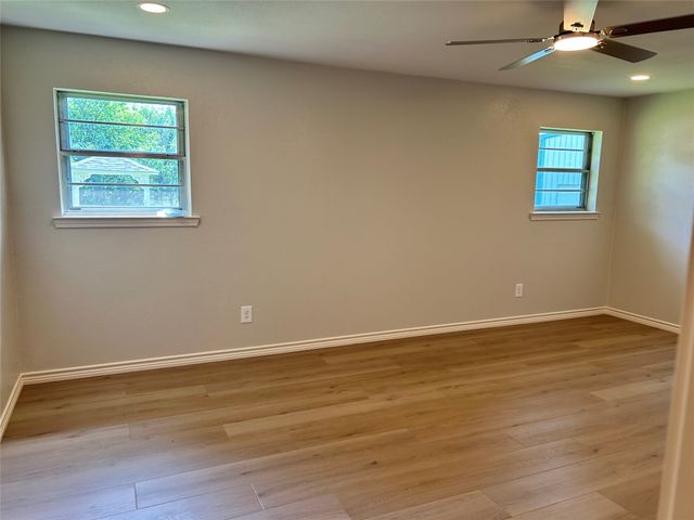 500 Curtis Road, Burleson, TX 76028