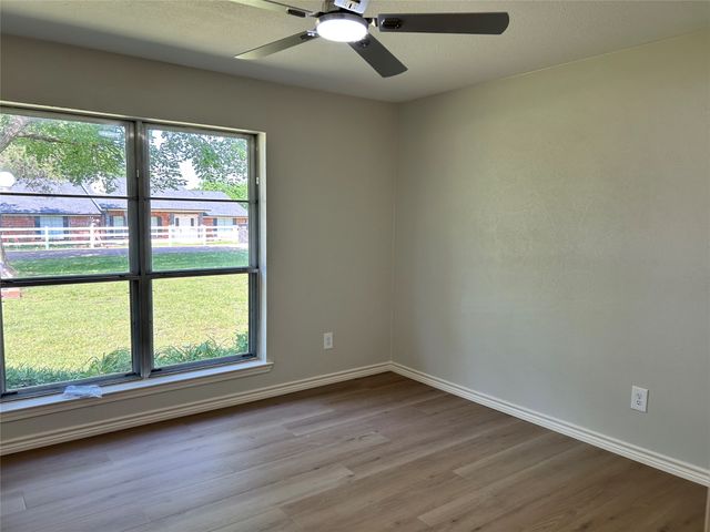 500 Curtis Road, Burleson, TX 76028