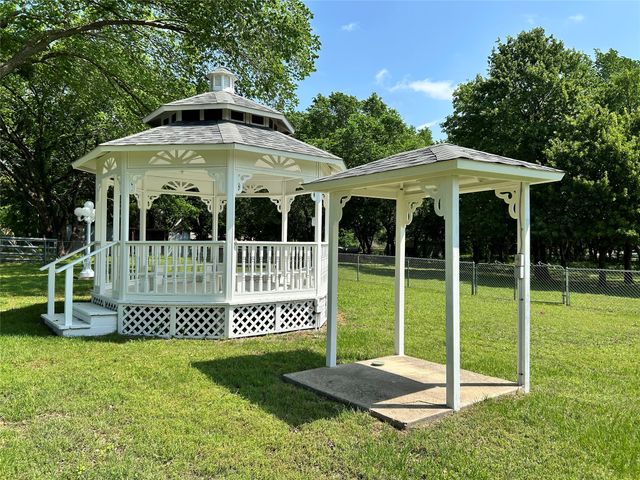 500 Curtis Road, Burleson, TX 76028