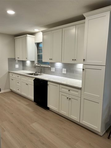 500 Curtis Road, Burleson, TX 76028