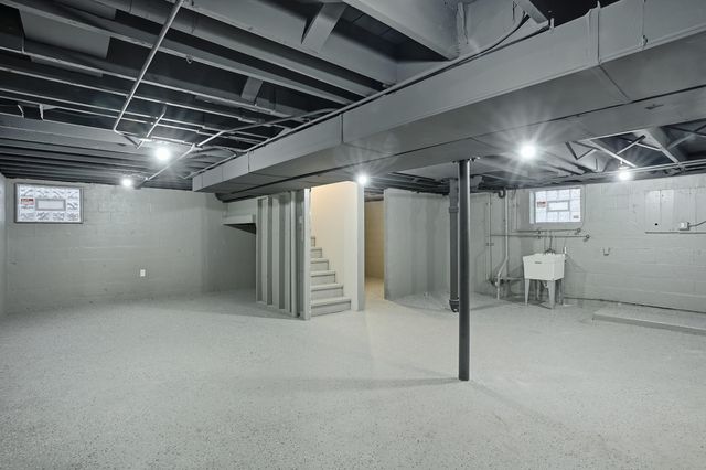 2534 White Oak Avenue, Whiting, IN 46394