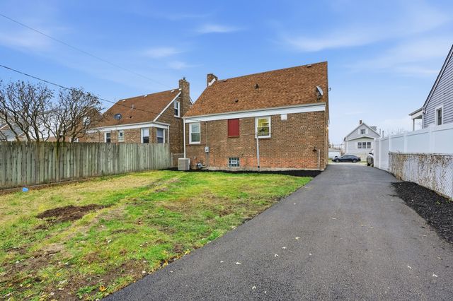 2534 White Oak Avenue, Whiting, IN 46394