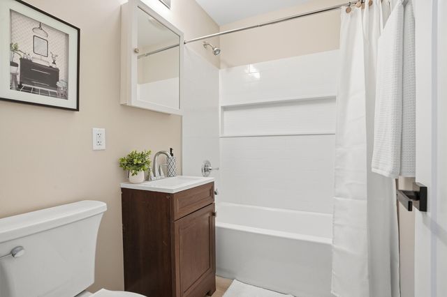 2534 White Oak Avenue, Whiting, IN 46394