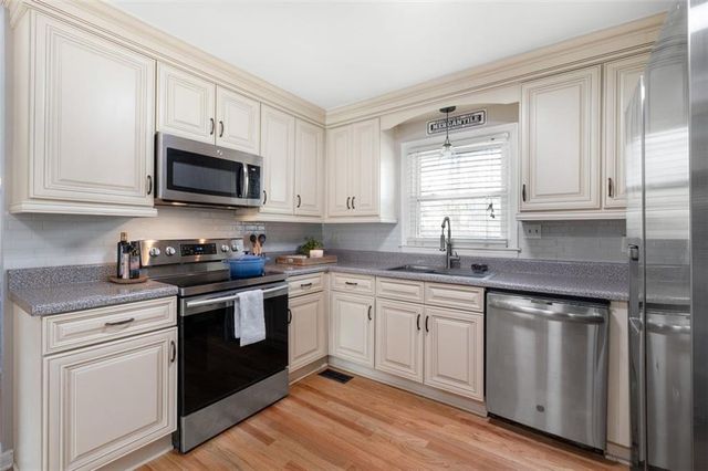 1162 Lanier SW Drive, Marietta, GA 30060