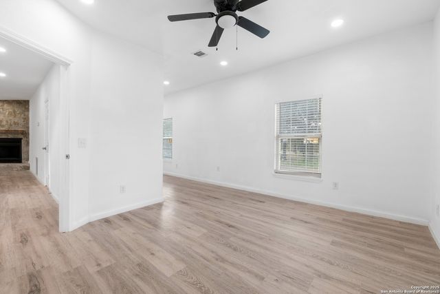 323 Lakeside, Lakehills, TX 78063