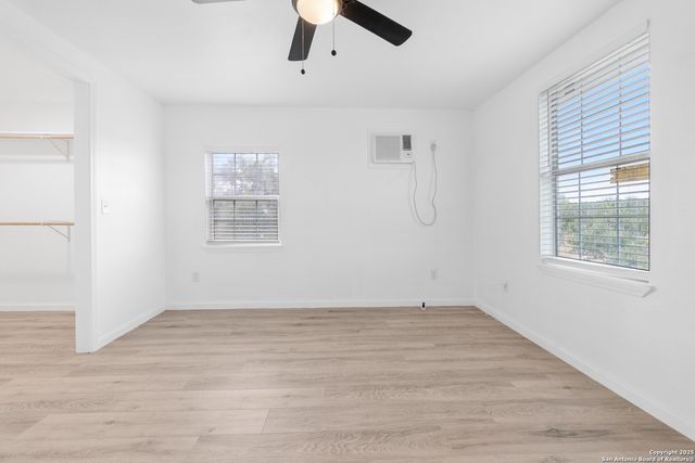 323 Lakeside, Lakehills, TX 78063