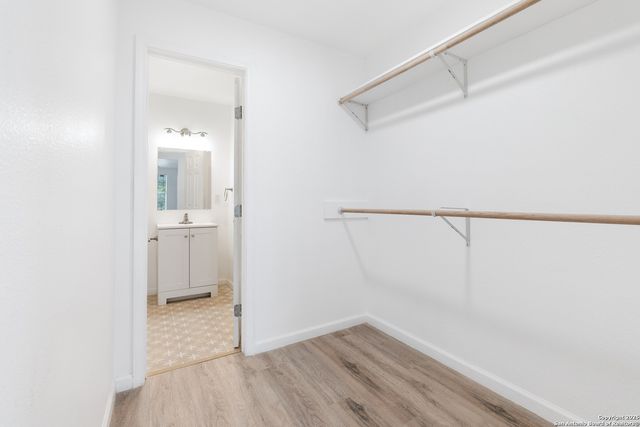 323 Lakeside, Lakehills, TX 78063