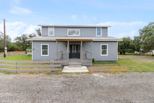 323 Lakeside, Lakehills, TX 78063