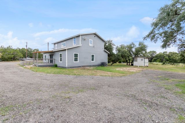 323 Lakeside, Lakehills, TX 78063