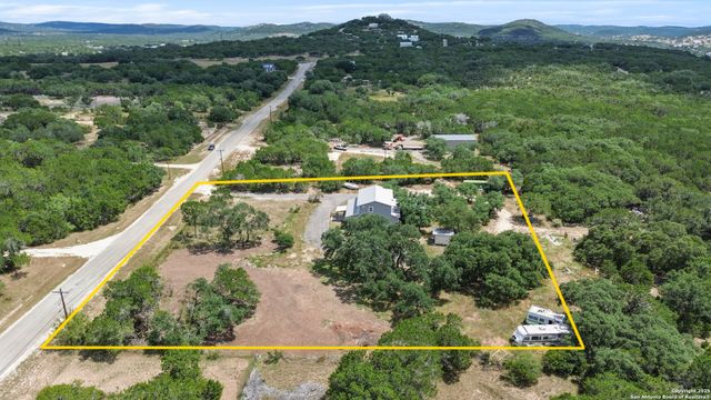 323 Lakeside, Lakehills, TX 78063