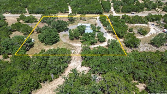 323 Lakeside, Lakehills, TX 78063