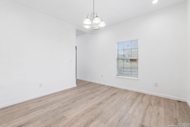 323 Lakeside, Lakehills, TX 78063