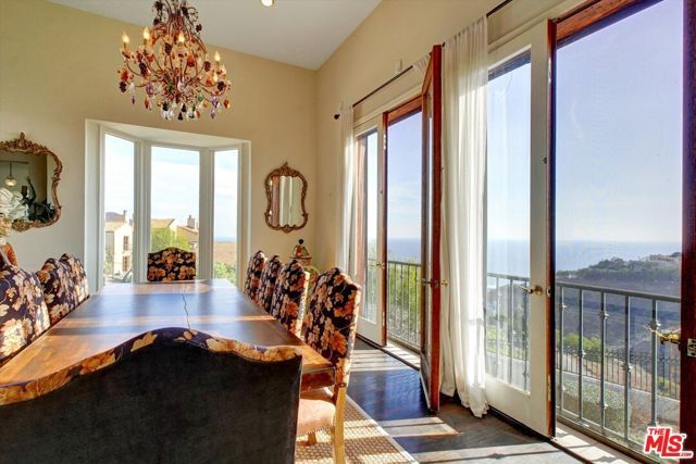 5805 Foxview Drive, Malibu, CA 90265