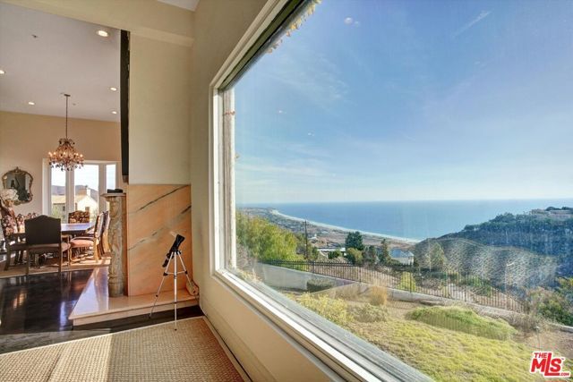 5805 Foxview Drive, Malibu, CA 90265