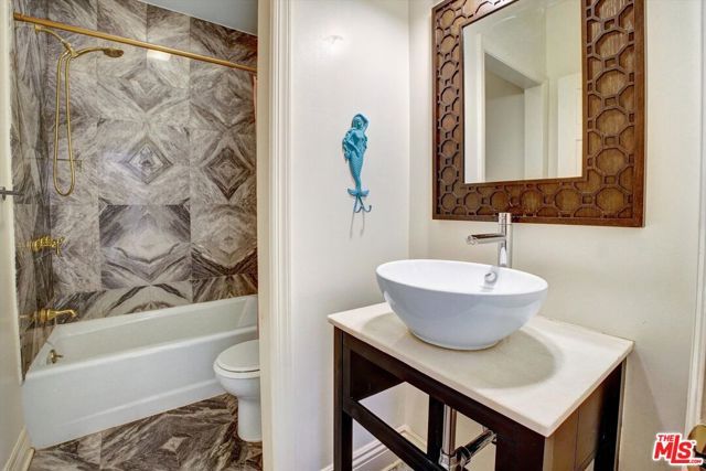 5805 Foxview Drive, Malibu, CA 90265