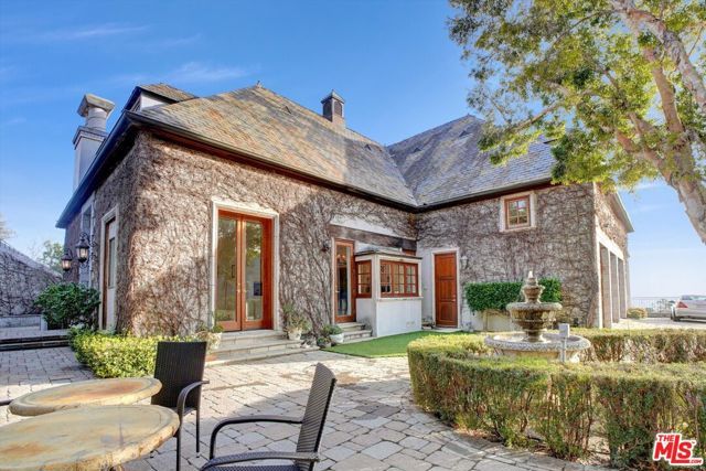 5805 Foxview Drive, Malibu, CA 90265