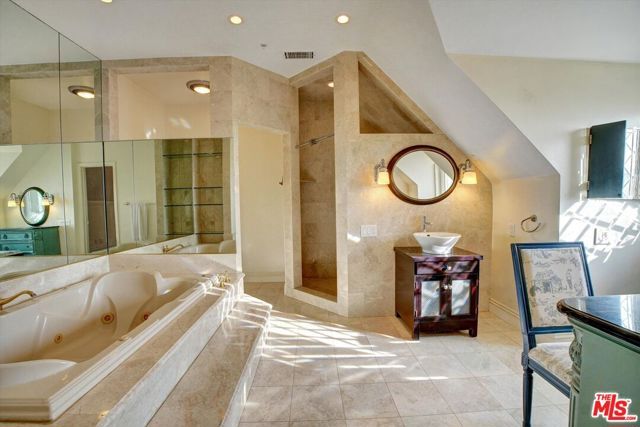 5805 Foxview Drive, Malibu, CA 90265