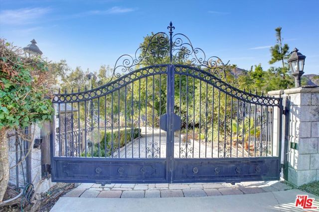 5805 Foxview Drive, Malibu, CA 90265