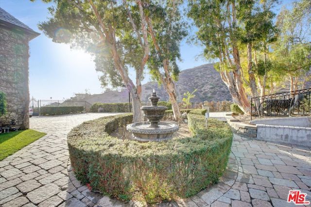 5805 Foxview Drive, Malibu, CA 90265
