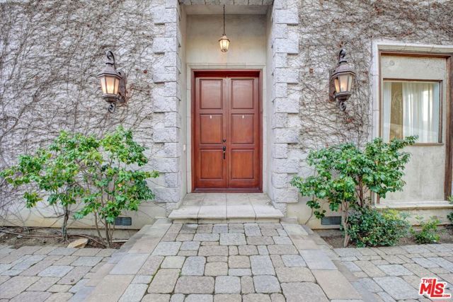 5805 Foxview Drive, Malibu, CA 90265