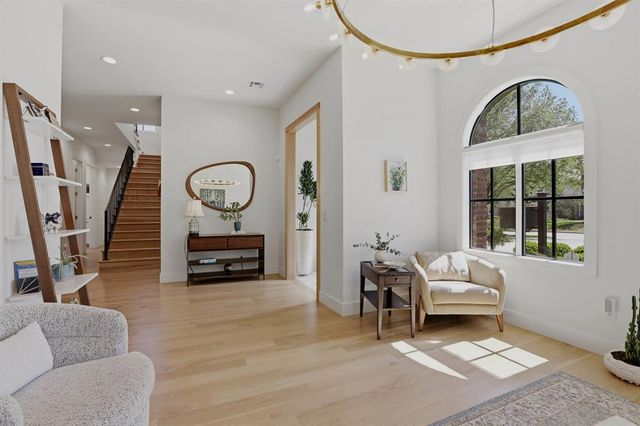 1123 Bedford Drive, Nichols Hills, OK 73116