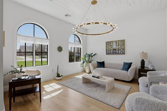 1123 Bedford Drive, Nichols Hills, OK 73116