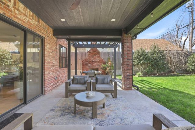 1123 Bedford Drive, Nichols Hills, OK 73116