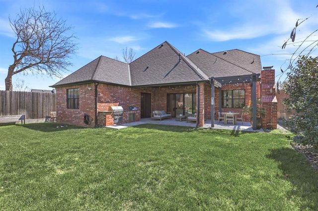 1123 Bedford Drive, Nichols Hills, OK 73116