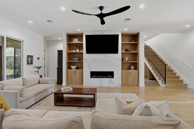 1123 Bedford Drive, Nichols Hills, OK 73116