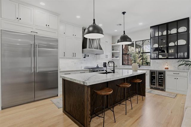 1123 Bedford Drive, Nichols Hills, OK 73116