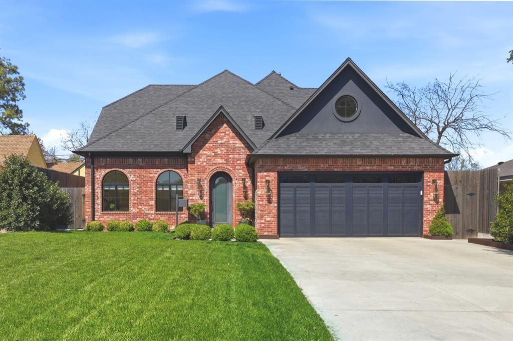 1123 Bedford Drive, Nichols Hills, OK 73116