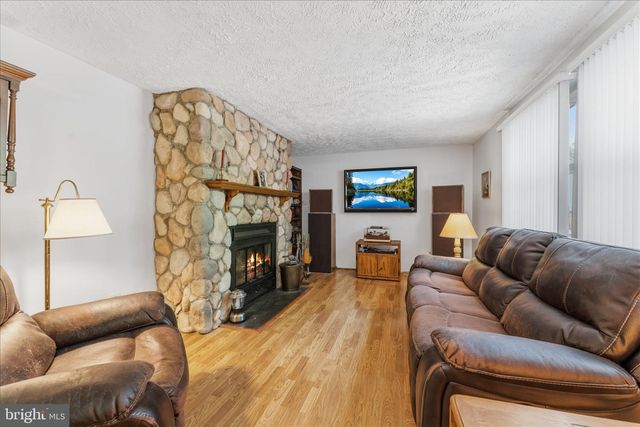 5310 INDIAN ROCK RD, Centreville, VA 20120