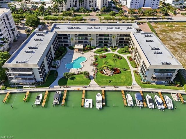 3200 Gulf Shore BLVD N # 105, Naples, FL 34103