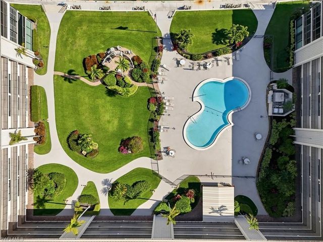 3200 Gulf Shore BLVD N # 105, Naples, FL 34103