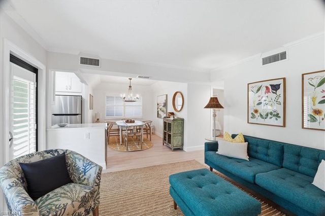 3200 Gulf Shore BLVD N # 105, Naples, FL 34103